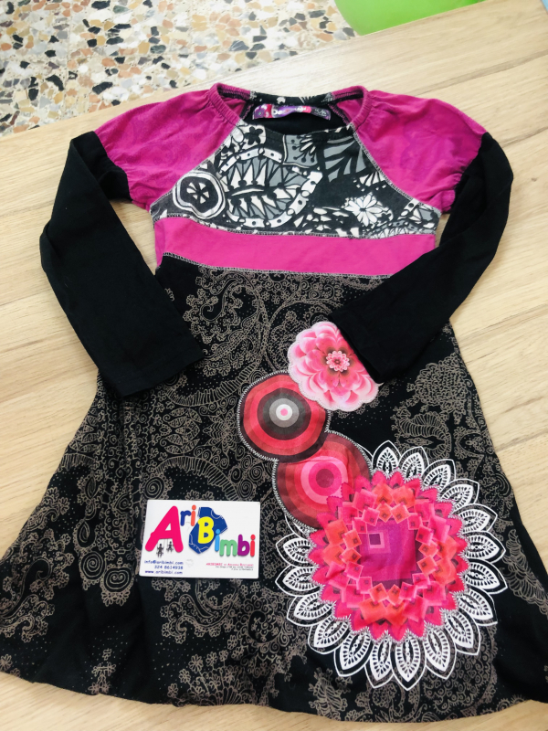 ABITO DESIGUAL 5-6 ANNI