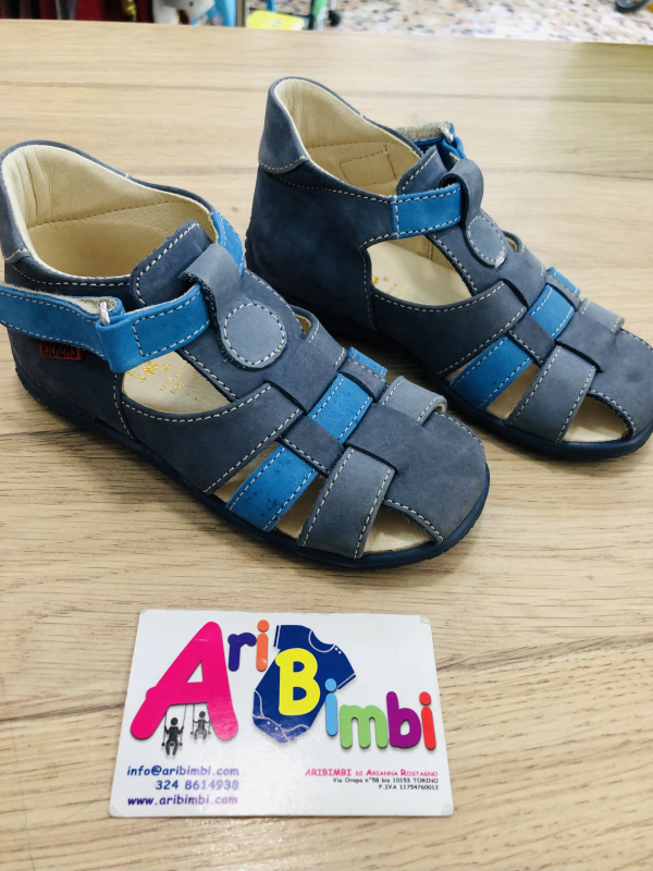 SANDALI KICKERS N 26, PARI AL NUOVO SANDALI KICKERS N 26, PARI AL NUOVO