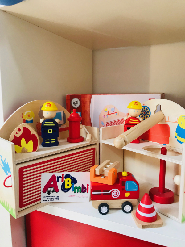 MINI STAZIONE DEI POMPIERI IN LEGNO - BIGJIGS TOYS