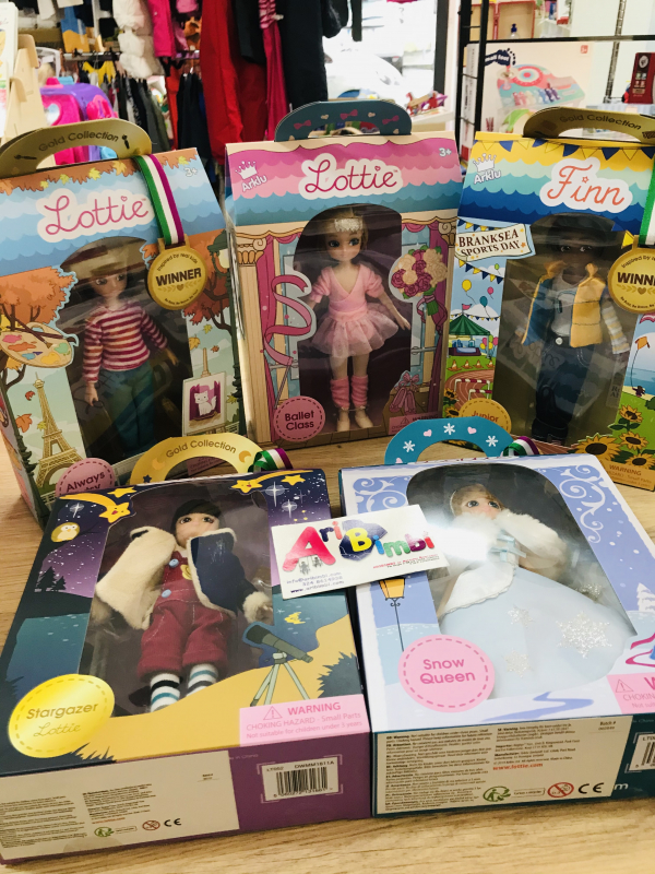 Bambola lottie sale