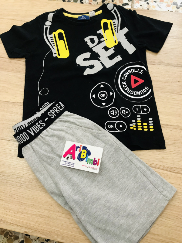 COMPLETO CHICCO MAGLIETTA E PANTALONCINI 5 ANNI
