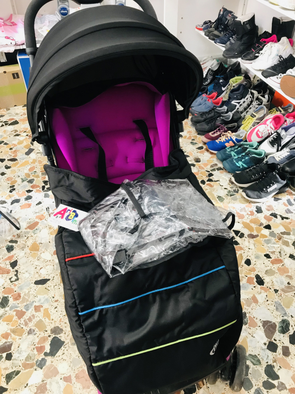PASSEGGINO LEGGERO 3.9 PALI CON PARAPIOGGIA E COPRIGAMBE